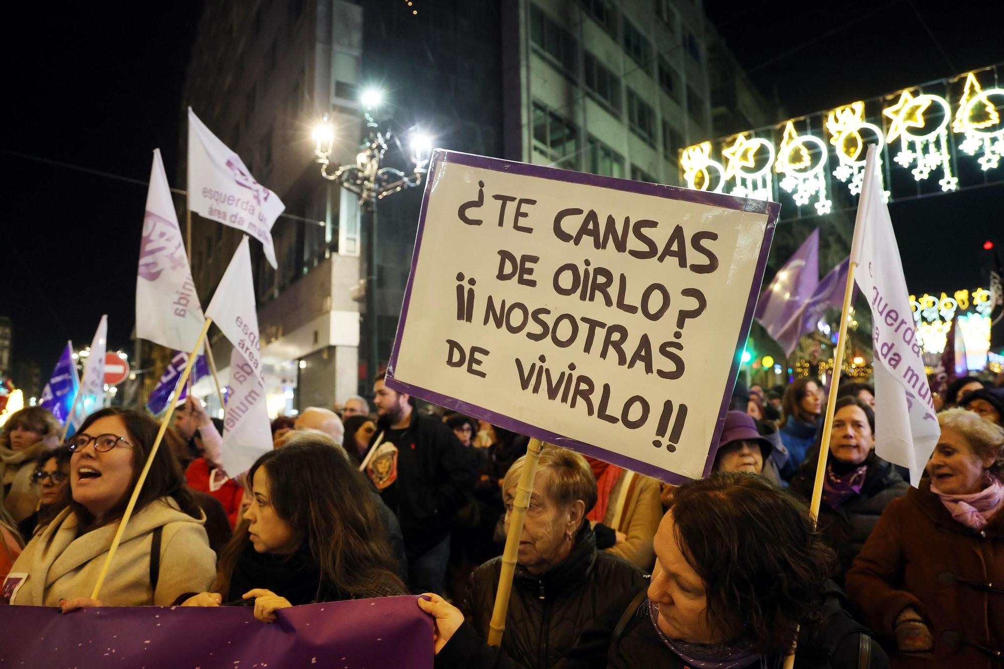 Vigo se tiñe de violeta en contra de la violencia machista