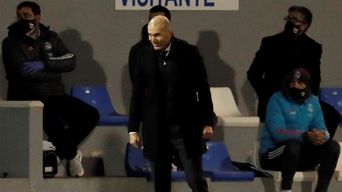 Zidane sale muy tocado