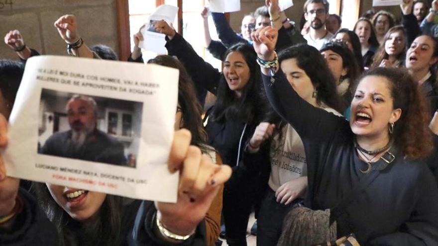 Imagen de archivo de una protesta de estudiantes contra el profesor