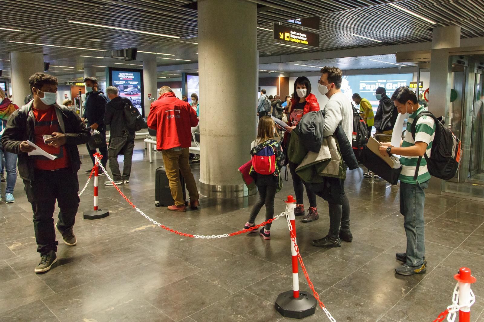 Controles de test negativos en aeropuerto