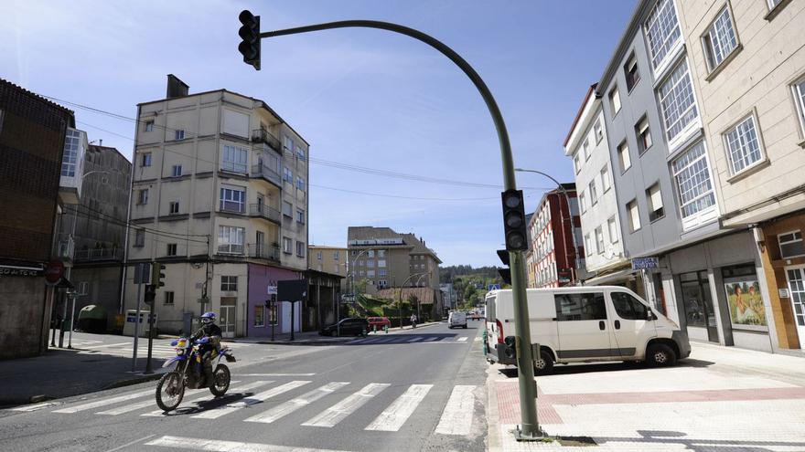 Semáforos que aguardan por la luz verde