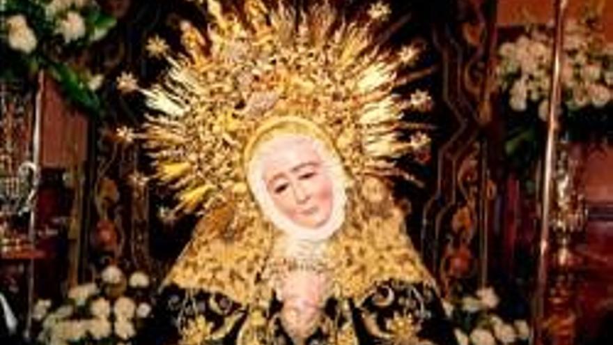 La imagen de la Soledad regresa a su ermita con su rostro original