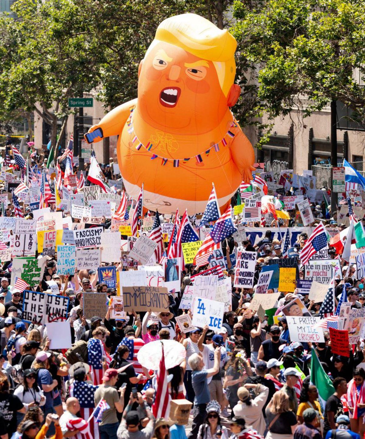 Les protestes contra l’autoritarisme de Trump tornen als carrers dels EUA Les protestes contra l’autoritarisme de Trump tornen als carrers dels EUA
