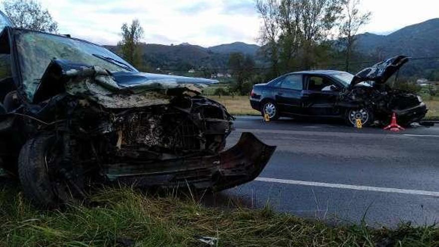 Dos heridos en un choque en Cangas de Onís