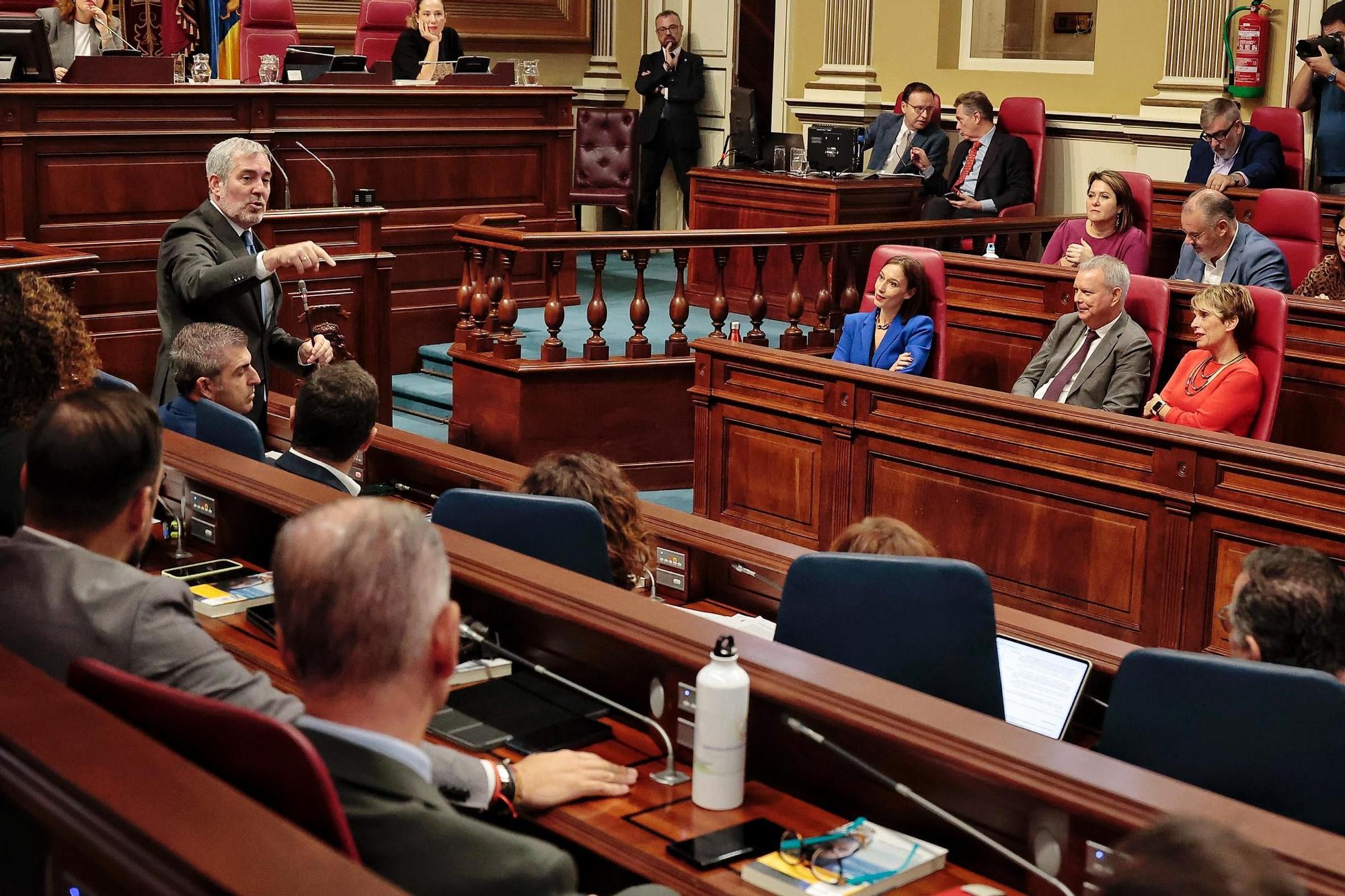 Pleno del Parlamento de Canarias