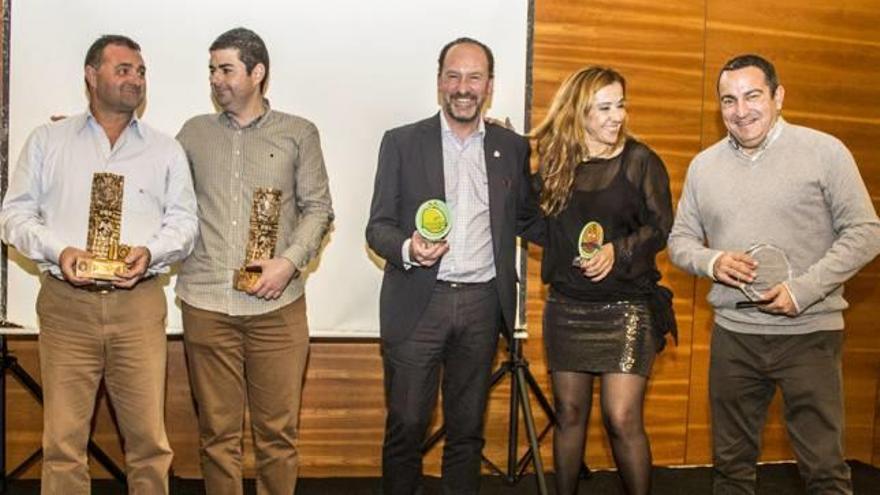 La Prensa da al alcalde el Premio Limón y a Sofía Álvarez, el Naranja