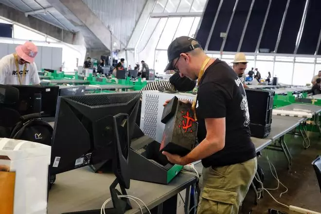 Llegada de los participantes y personas que se quedan a dormir en la TLP