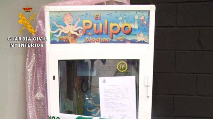 Tres detenidos por el robo de máquinas recreativas y su posterior venta