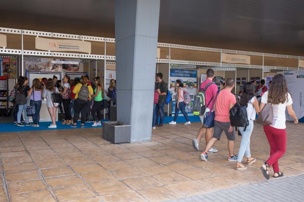 La UA da la bienvenida a los alumnos