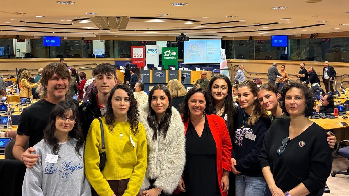 Los alumnos en el Parlamento.