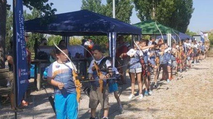 Imatges de la diada de l&#039;escola catalana de tir amb arc celebrada a les instal·lacions de l&#039;Arc Set