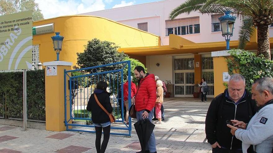 Entrada principal de la Escuela de Idiomas en Martiricos.