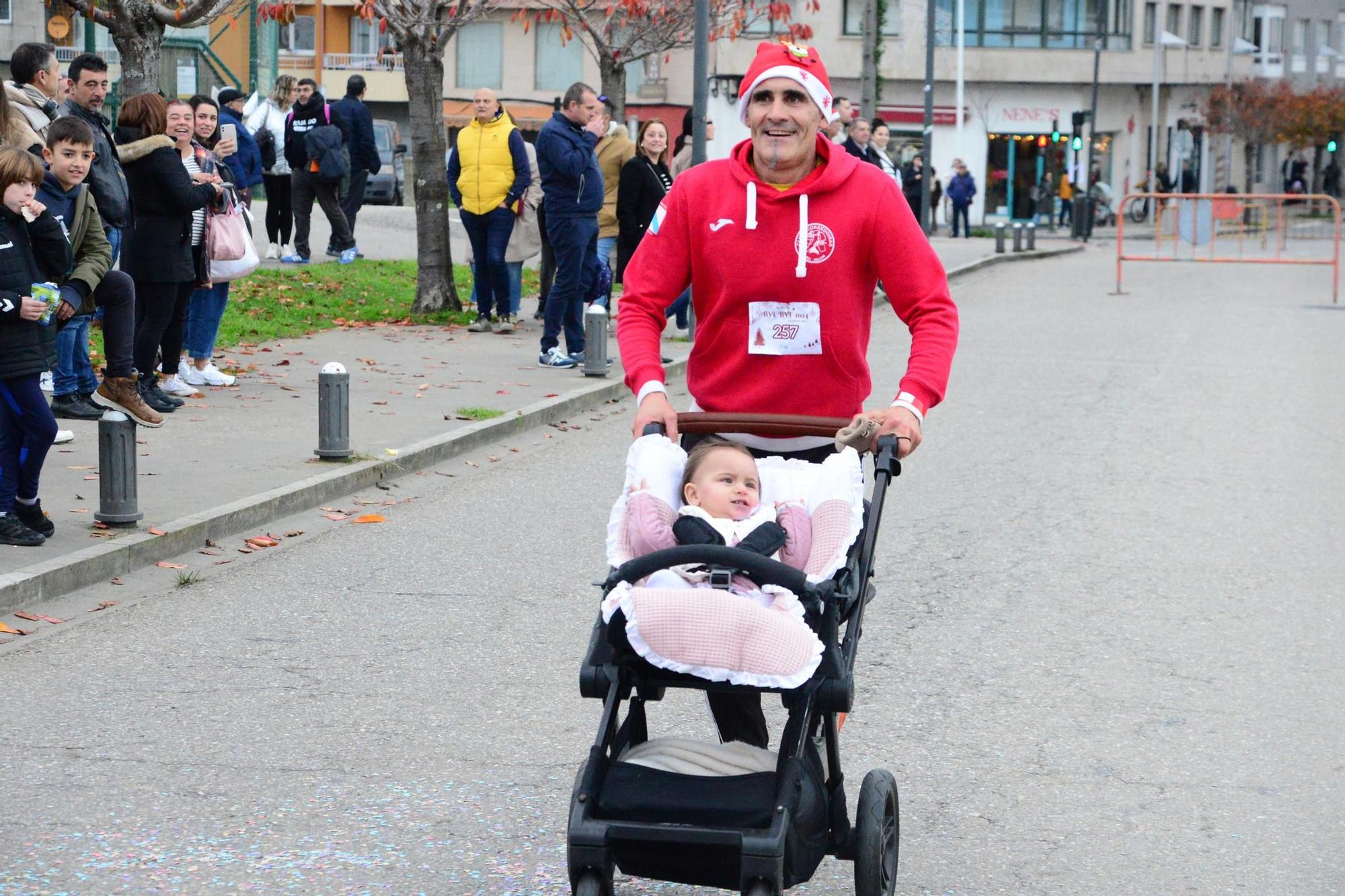 La carrera San Silvestre "Bye bye 2024" de Bueu en imágenes