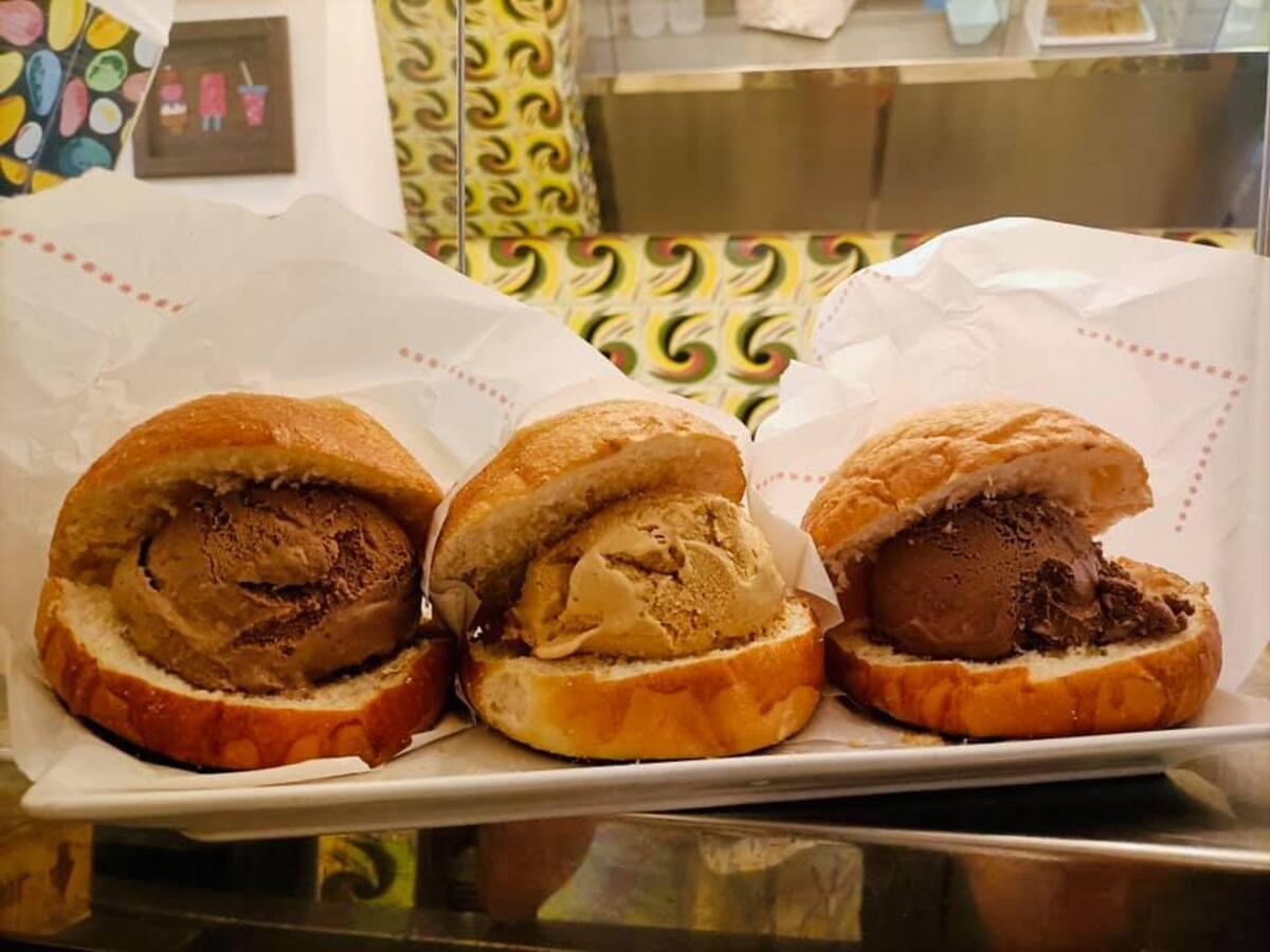 Helados con bollo del "Azul"