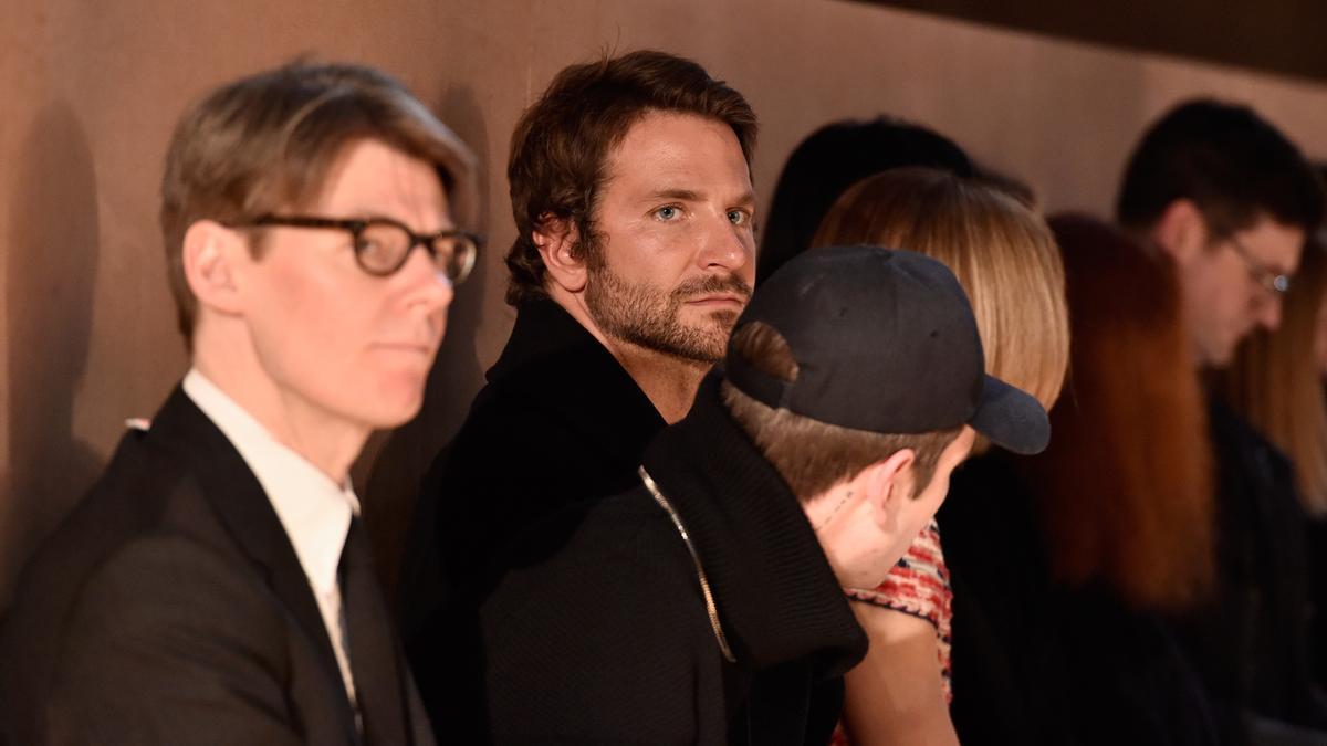 Bradley Cooper en el desfile de Givenchy en PFW