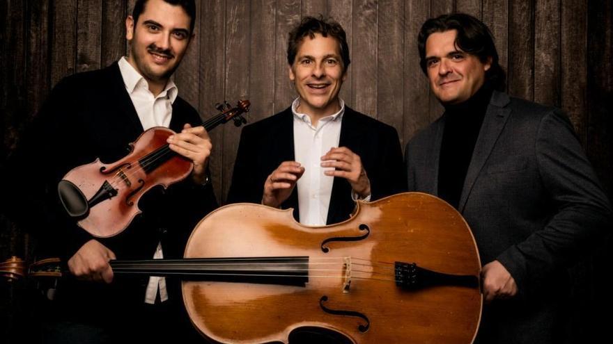 El trío Arbós ofrece un concierto en la Diputación de Badajoz