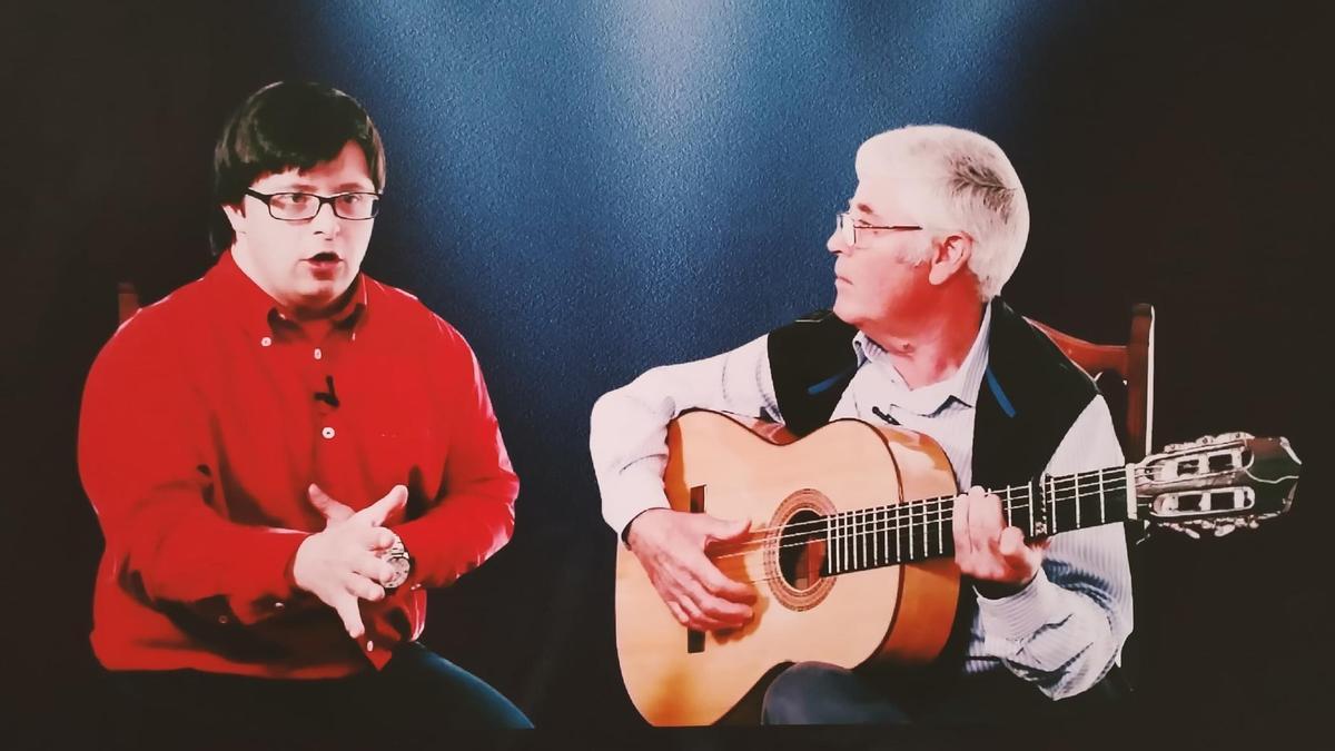 Manuel Romero, actuando junto a su padre.