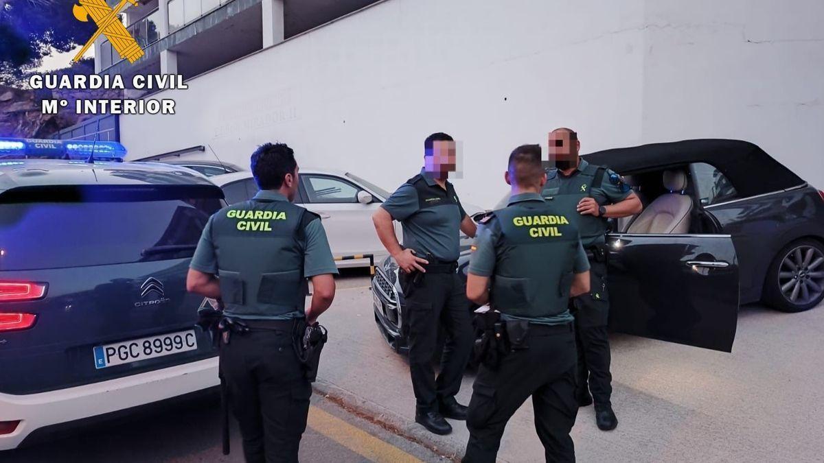 Els agents amb el vehicle robat