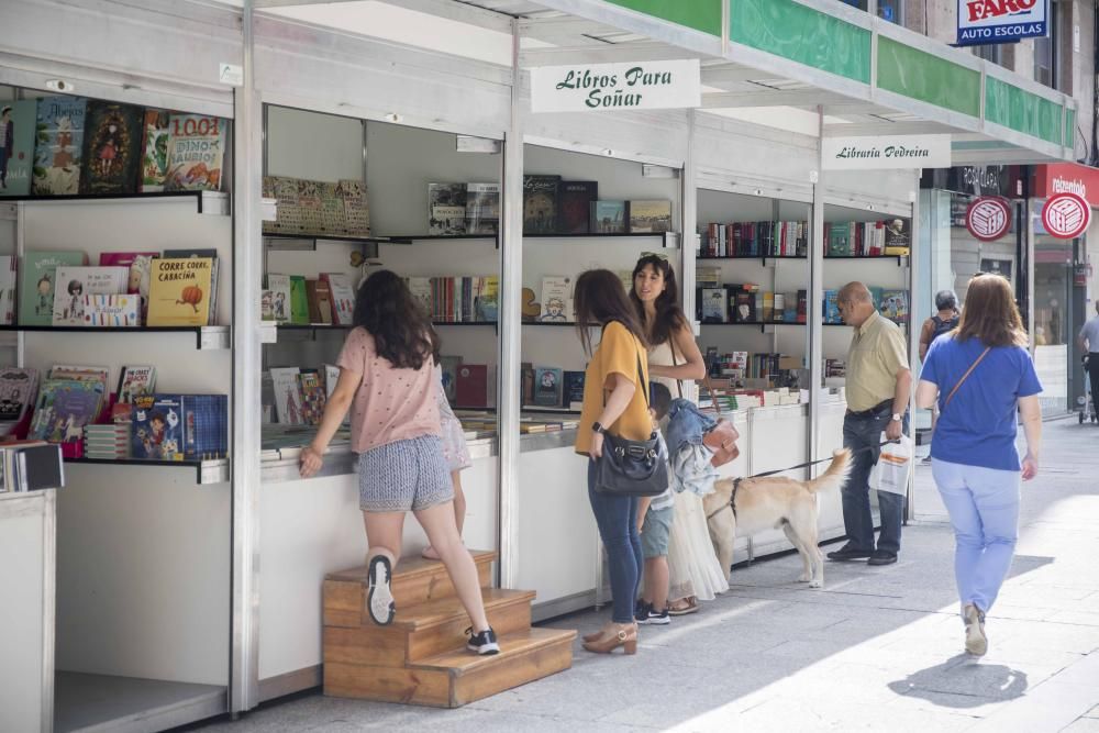 Miles de aventuras en la Feria del libro de Vigo