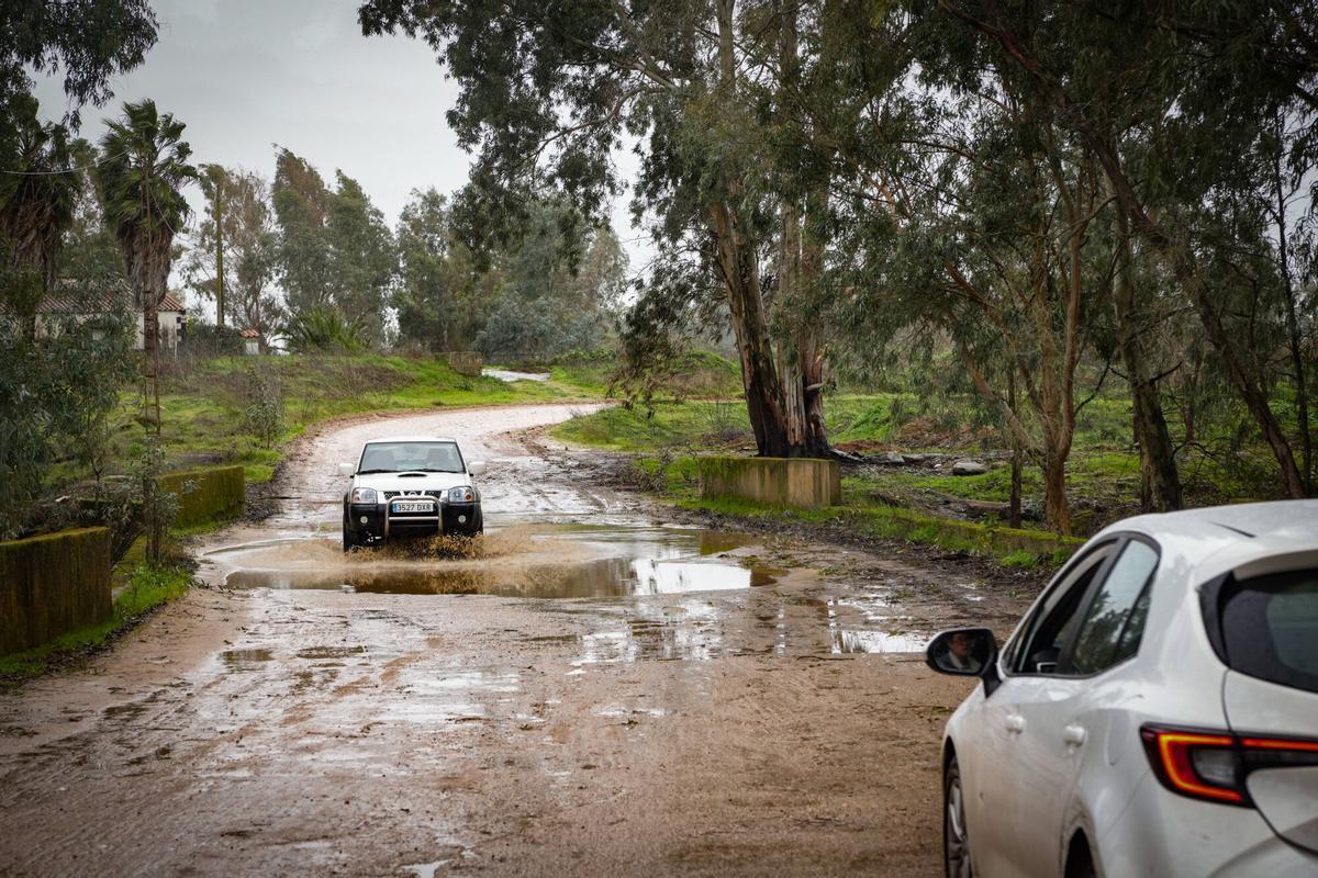 BADAJOZ. LOS VECINOS DE RINCON DE CAYA ESTAN TRANQUILOS TRAS LA ESTABILIZACION DEL CAUDAL DE RIO GUADIANA,