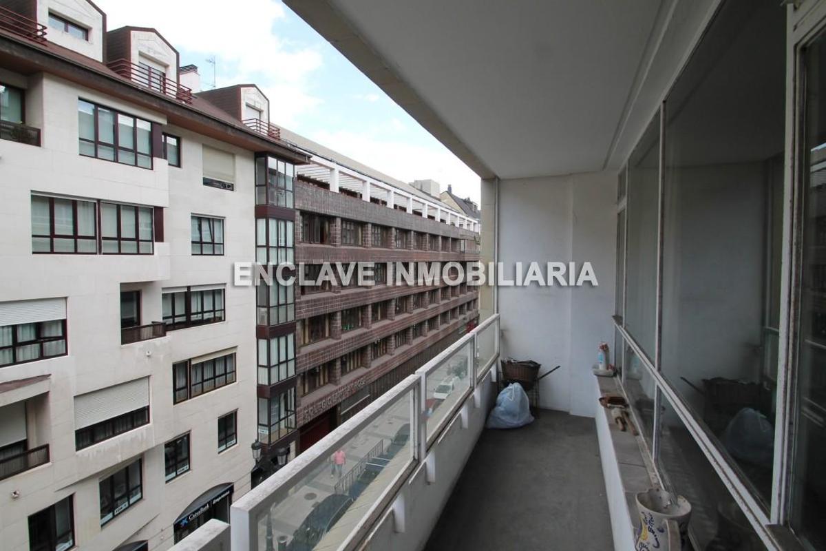 Piso con terraza en Parque San Francisco, Uría (Oviedo)