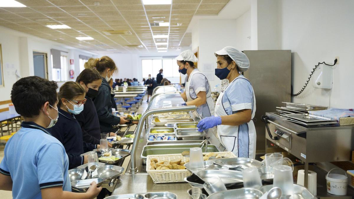 El colegio tiene más de cincuenta aulas espaciosas, climatizadas y equipadas.