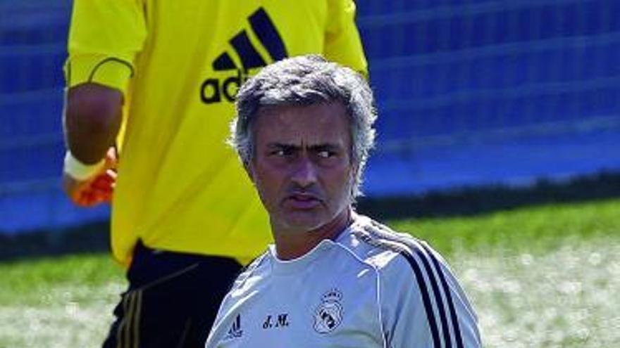 José Mourinho, durante una sesión de entrenamiento.