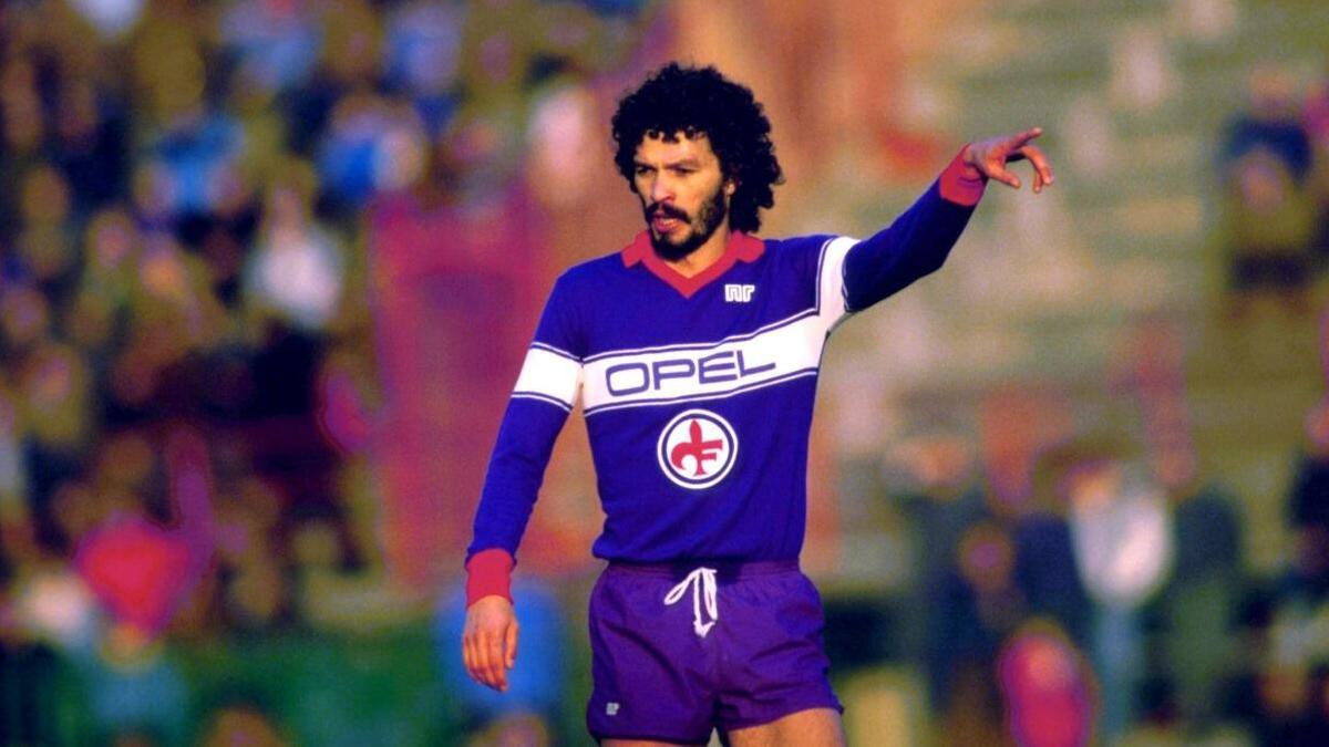 Sócrates, con la camiseta de la Fiorentina