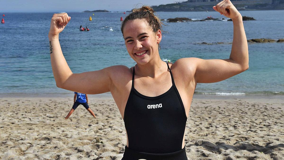 Paula Otero, tras vencer en la Travesía Costa Coruña del pasado mes de junio. |  // VÍCTOR ECHAVE