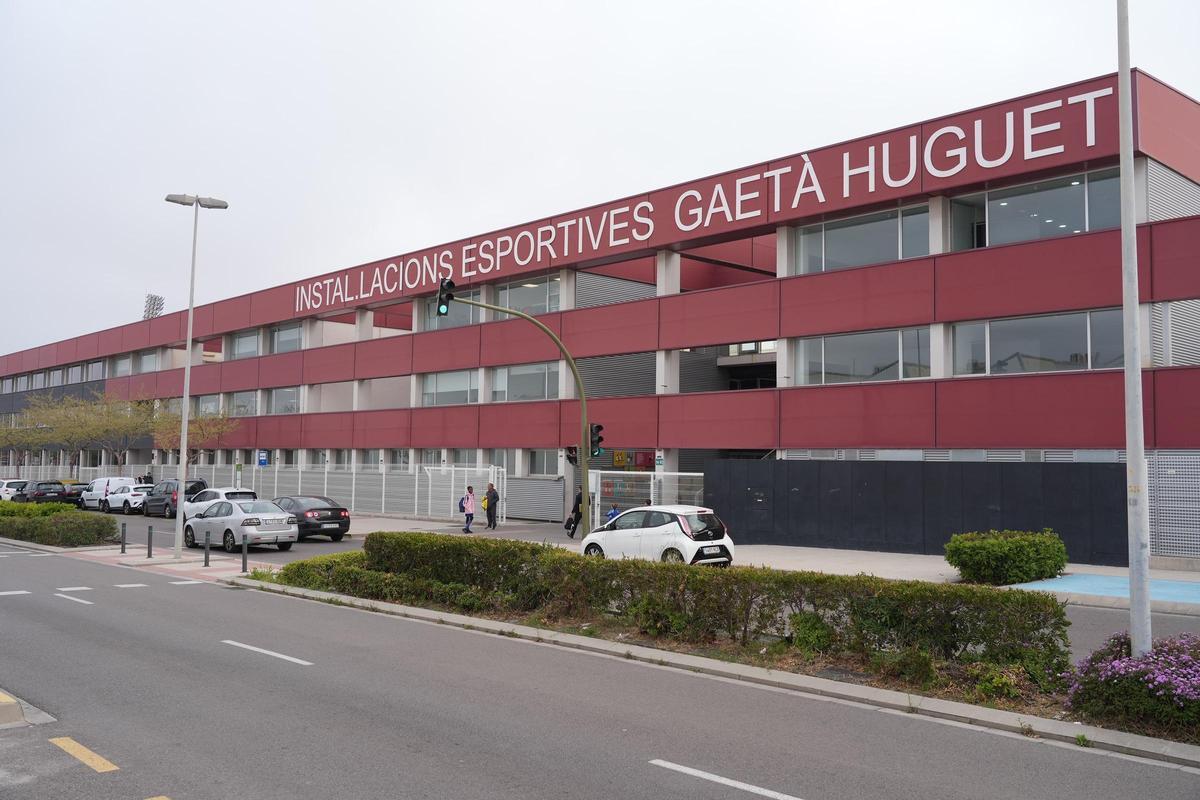 Instalaciones Deportivas Gaetà Huguet en la carretera Ribesalbes.