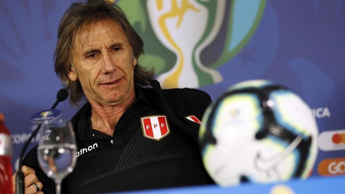 Ricardo Gareca, en una rueda de prensa durante la Copa América-2019.