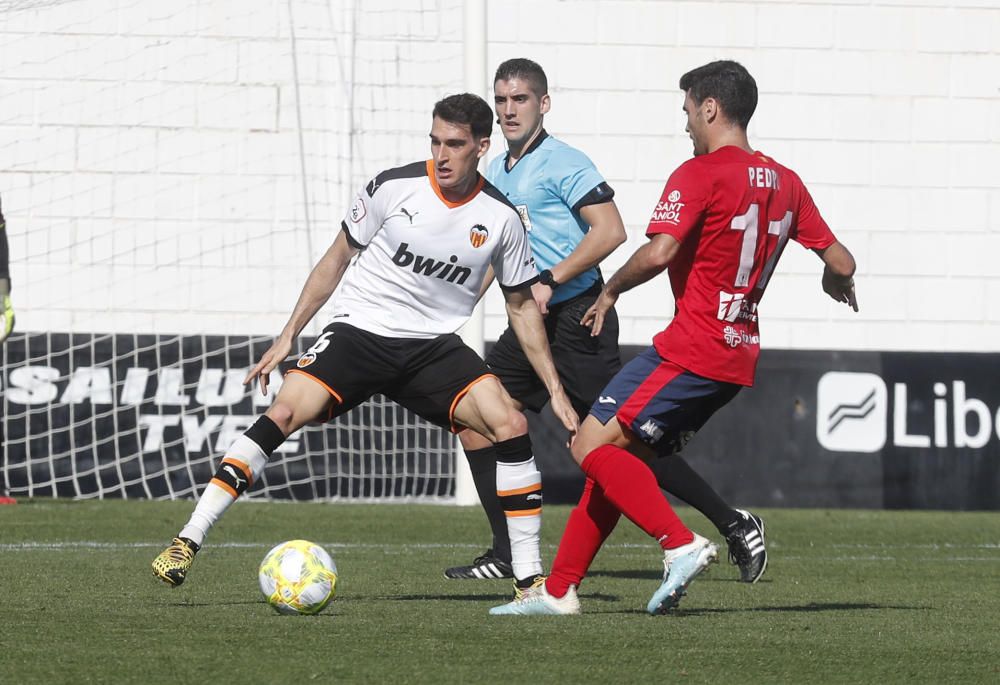 El Valencia Mestalla acaricia la remontada