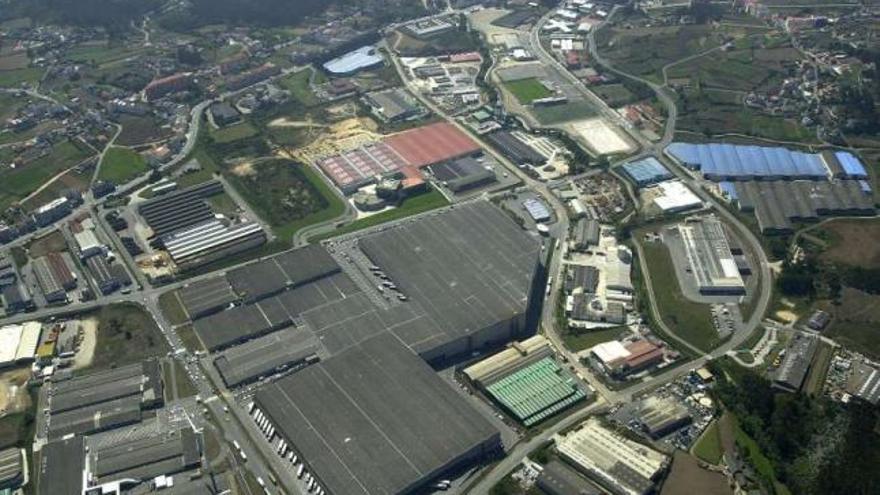 Vista aérea del polígono industrial de Sabón. / carlos pardellas