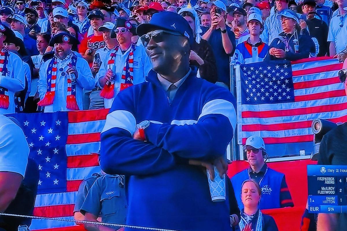 Michael Jordan está disfrutando de la Ryder como cualquier aficionado más