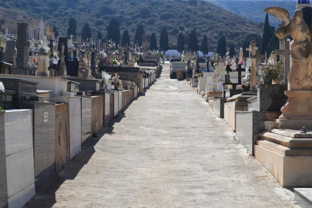 Cementerios casi vacíos en Cartagena por la covid