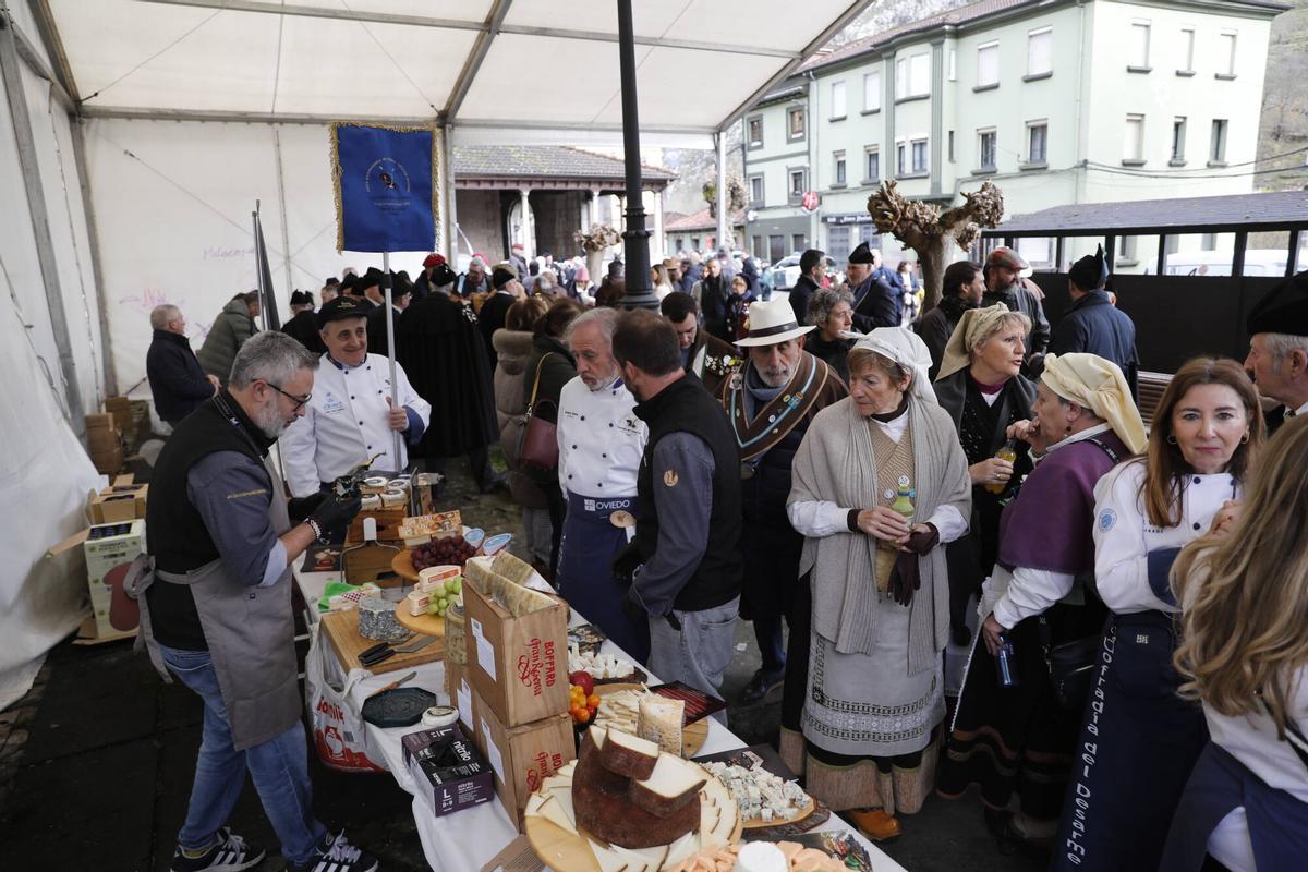 Así fue la ceremonia y los actos en torno al XX Capítulo de la Cofradía de Amigos de los Nabos.
