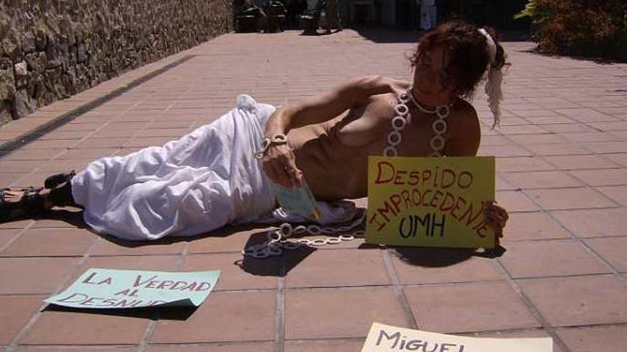 Una de las protestas contra el despido realizadas por la modelo.