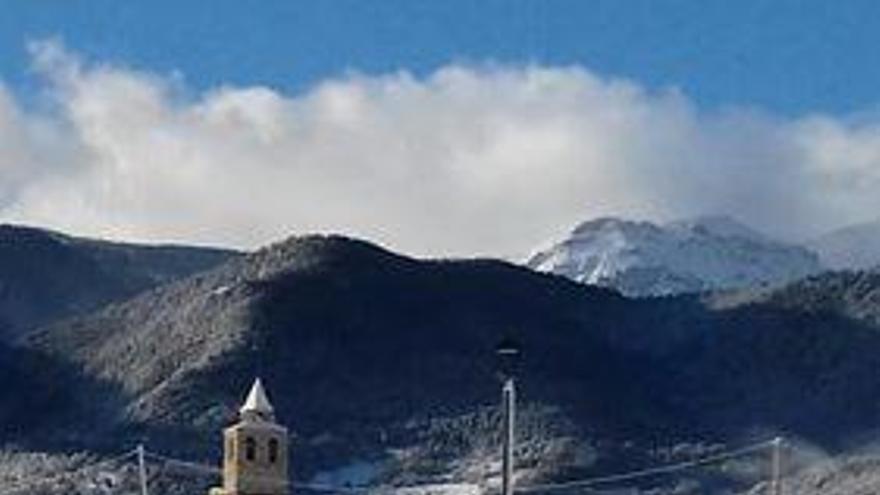 Una nova nevada a cotes baixes obliga la Cerdanya a tornar a netejar els vials