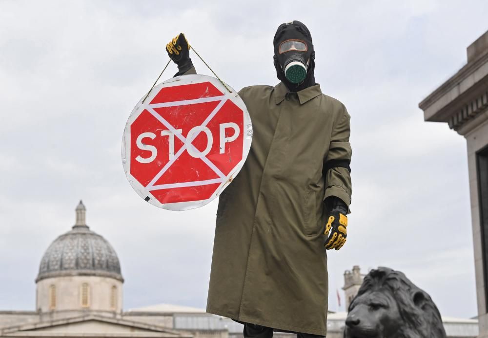 Activistas de varias ciudades del mundo protestan por la inacción climática