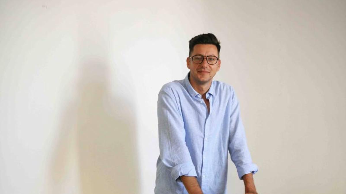 David Jiménez, profesor malagueño de 34 años que se ha hecho viral en redes sociales, por enseñar expresiones del dialecto andaluz y malagueño a sus alumnos de Infantil y Primaria en Vietnam.