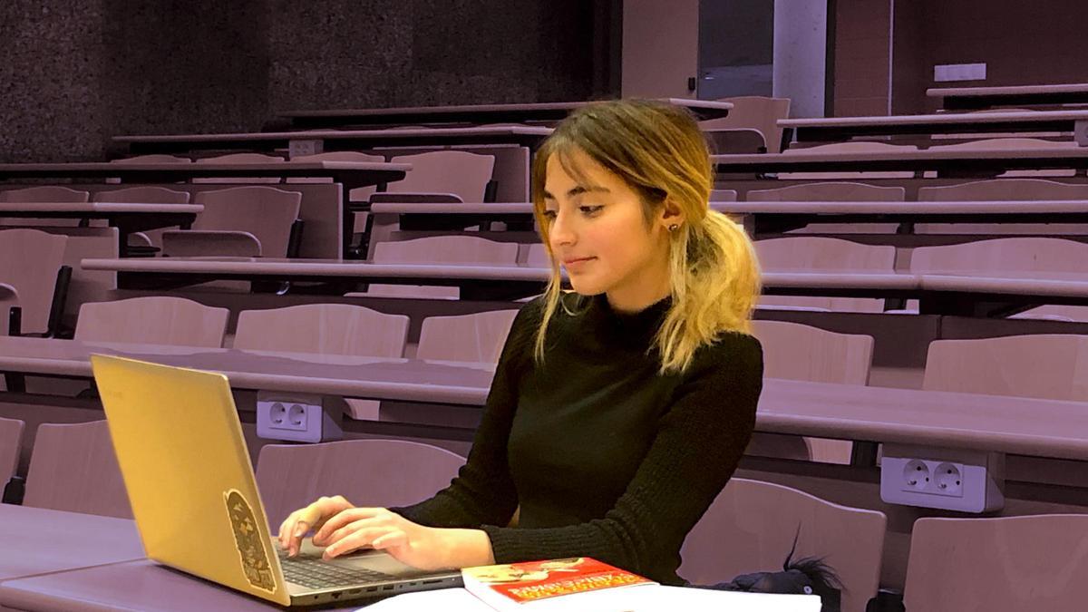 María del Pilar Pérez Salgado, en una clase del campus.