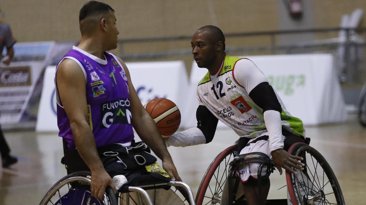 Lorenzo Envó, durante su etapa con el Madrid.