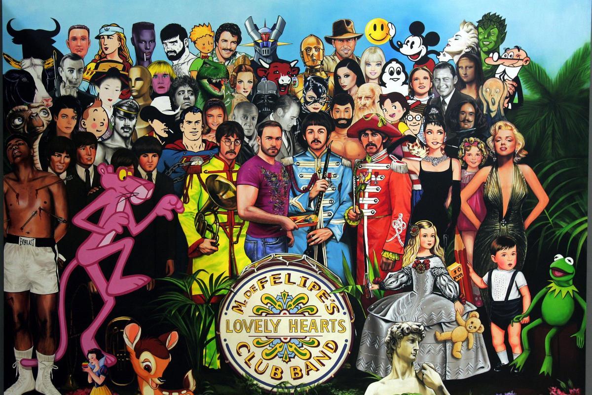 Antonio de Felipe con los Beatles en la recreación de la portada del Sgt. Pepper.