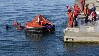 Así son las balsas salvavidas del 'Argos Georgia' en las que aguantaron a la deriva 21 horas los supervivientes