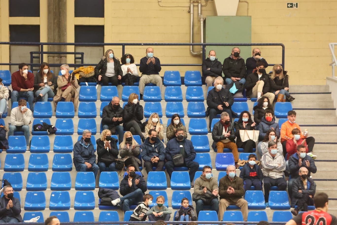 Victoria en balonmano Eon 26 - 20 Esplugues en el Pitiu Rochel de Alicante