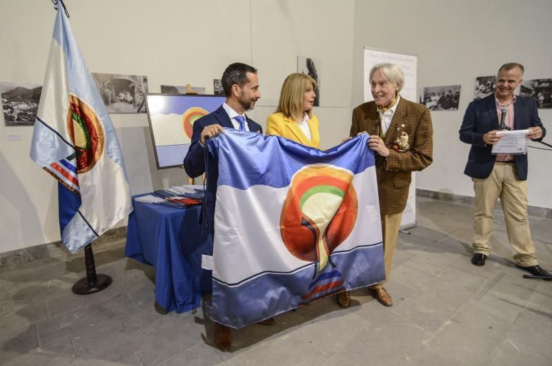 03/07/2018 STA. MARÍA DE GUÍA. En la Casa de la Cultura de Santa María de Guía, tuvo lugar el acto conmemorativo del 44 aniversario de la Mancomunidad del Norte ,en el que se entregaron las banderas oficial de la Mancomunidad, diseñada por el artista norteño Pepe Dámaso, a todos los Ayuntamientos del norte de Gran Canaria. FOTO: J. PÉREZ CURBELO  | 03/07/2018 | Fotógrafo: José Pérez Curbelo
