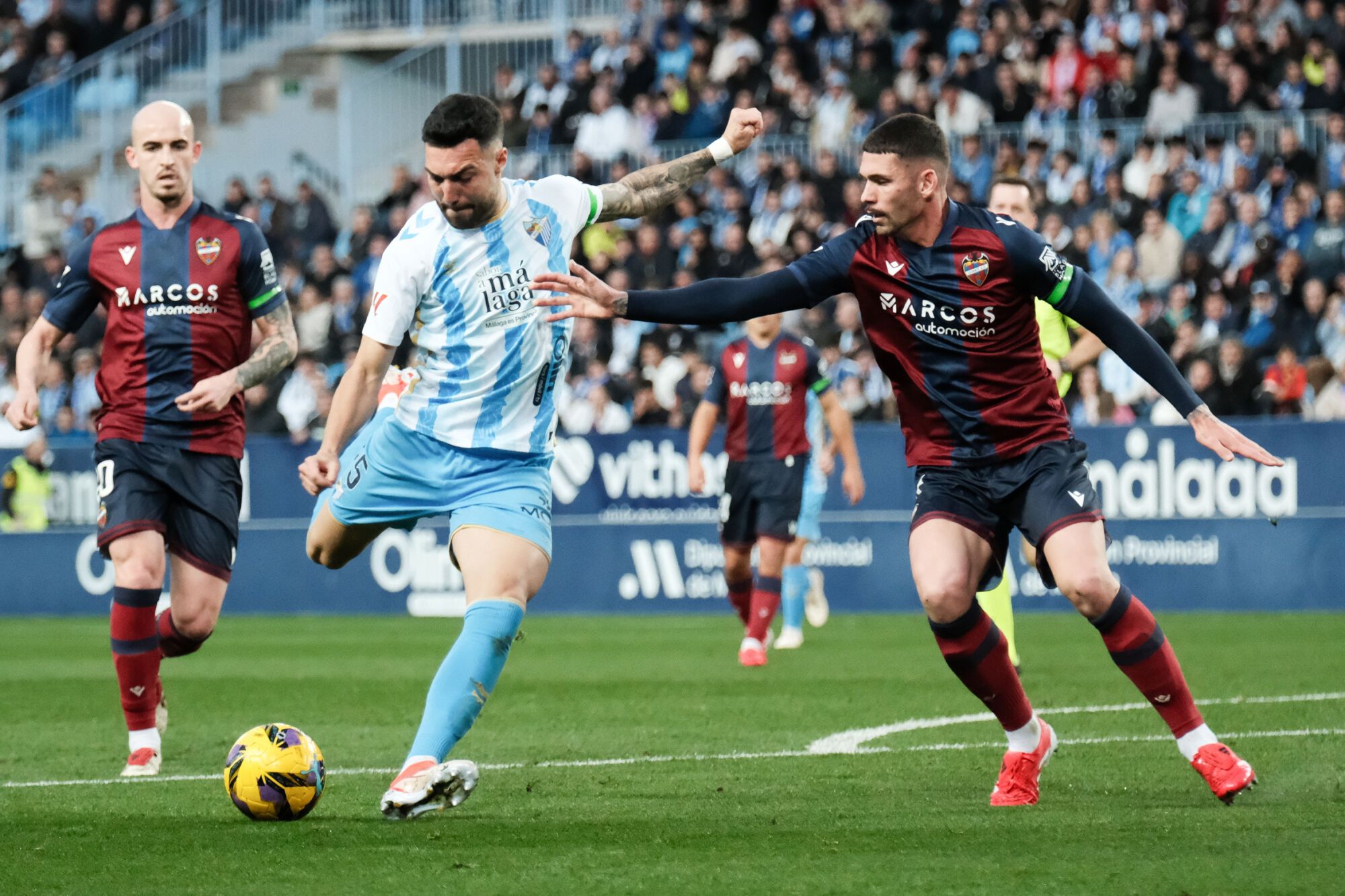 Las mejores imágenes del partido que han disputado este sábado en La Rosaleda el Málaga CF y la UD Levante
