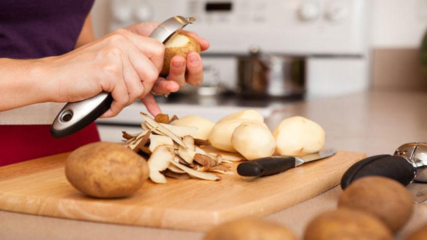 Trucos para aprovechar las pieles de patatas