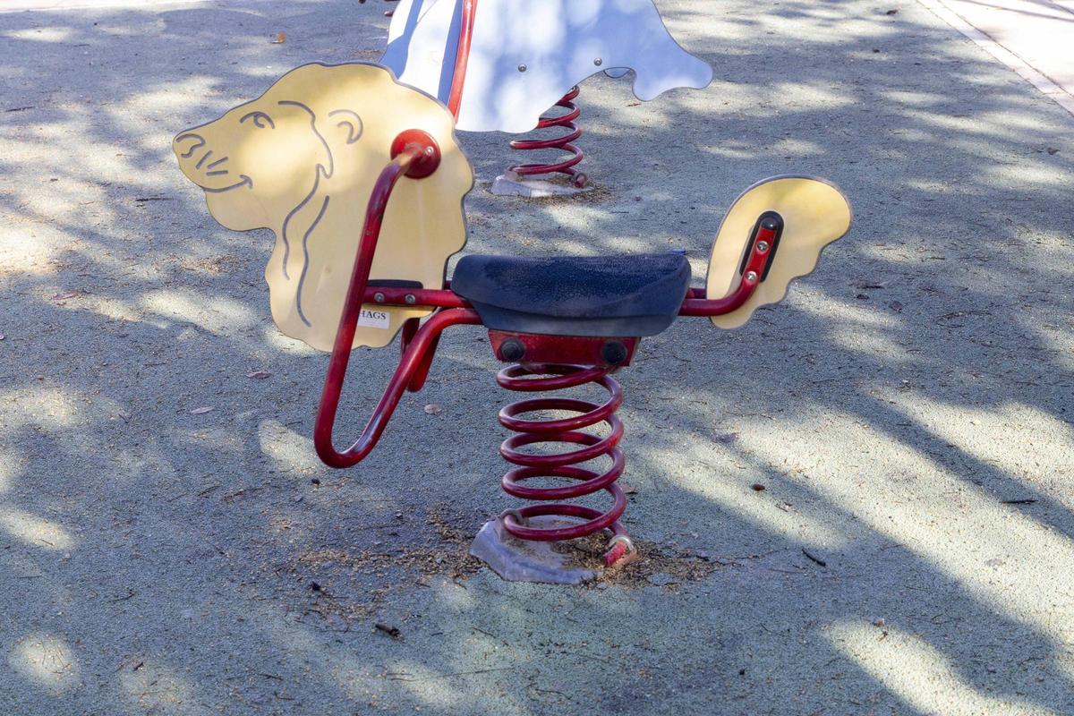 Dejadez y abandono en el parque Lo Morant