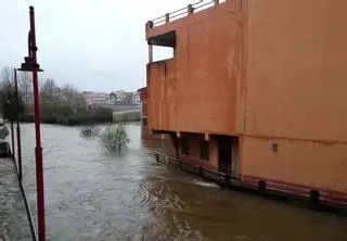 A Xunta derrubará un edificio en Carballo e fará unha canle para evitar o desbordamento do Anllóns